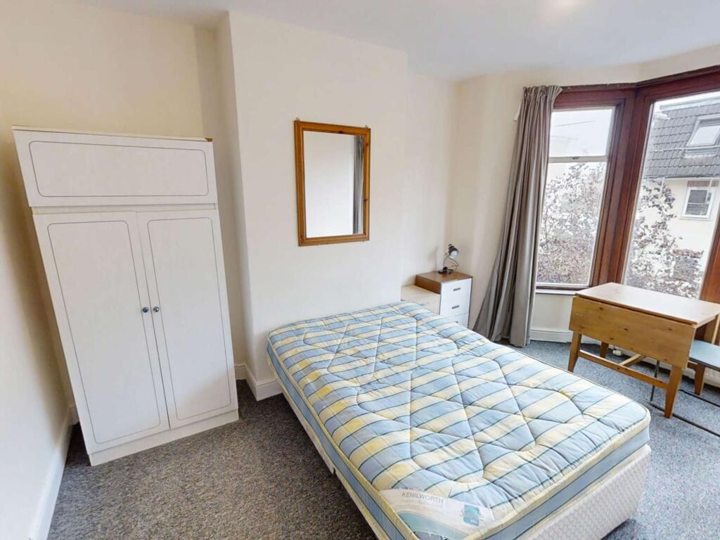 5 bed Mid Terraced House for rent in Bristol. From Xeno Property - Bristol