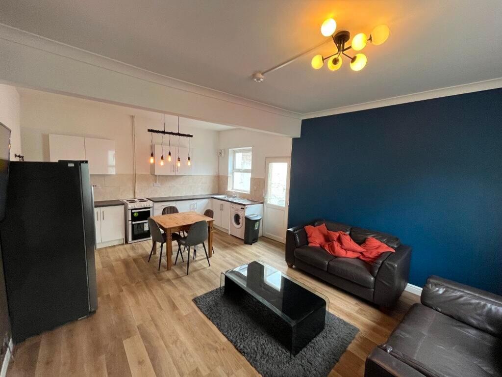 4 bed End of Terrace for rent in Bristol. From Xeno Property - Bristol 4 bed End of Terrace for rent in Bristol. From Xeno Property - Bristol