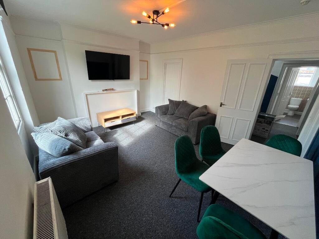 4 bed 1st Floor Flat for rent in Bristol. From Xeno Property - Bristol
