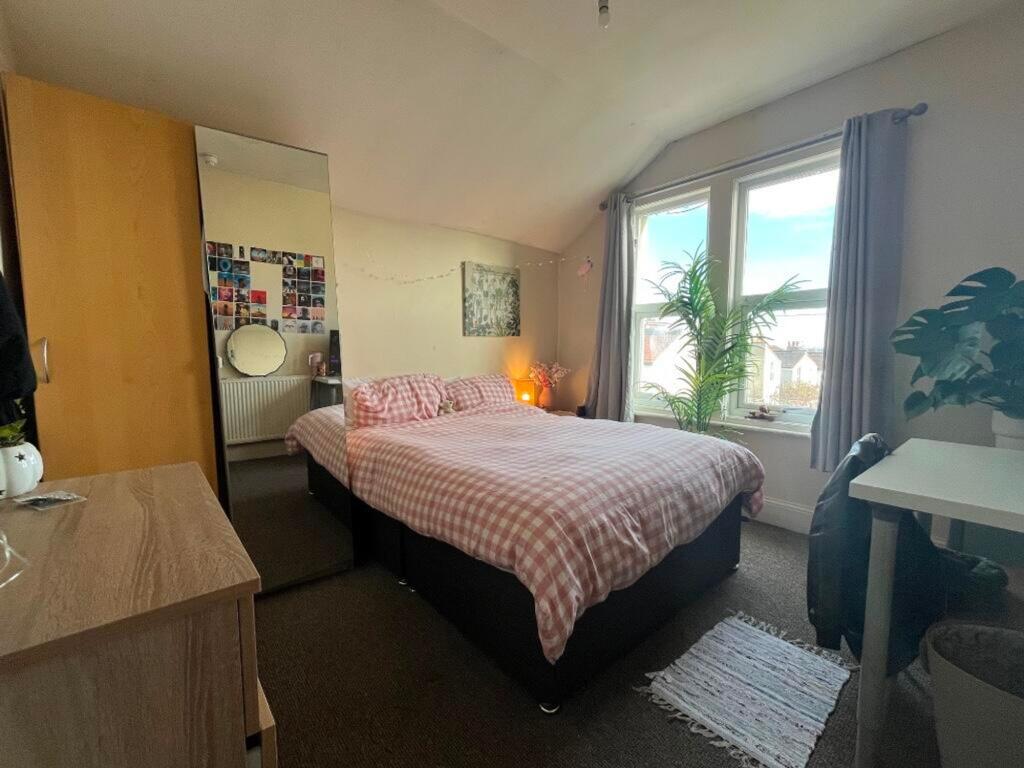 7 bed Mid Terraced House for rent in Filton. From Xeno Property - Bristol 7 bed Mid Terraced House for rent in Filton. From Xeno Property - Bristol