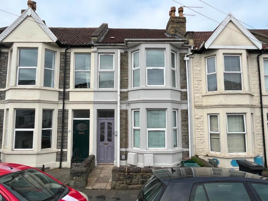 2 bed 1st Floor Flat for rent in Whiteway. From Xeno Property - Bristol