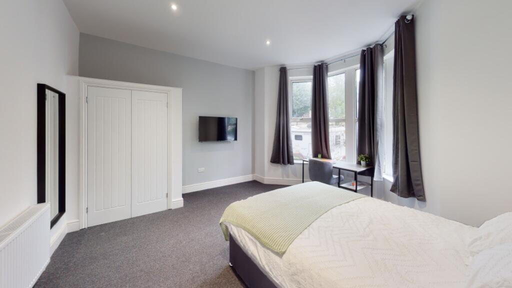 8 bed Mid Terraced House for rent in Stapleton. From Xeno Property - Bristol 8 bed Mid Terraced House for rent in Stapleton. From Xeno Property - Bristol