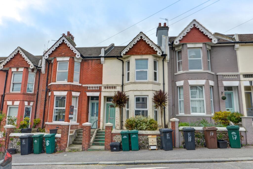 5 bed Mid Terraced House for rent in Brighton and Hove. From G4 Lets - Brighton