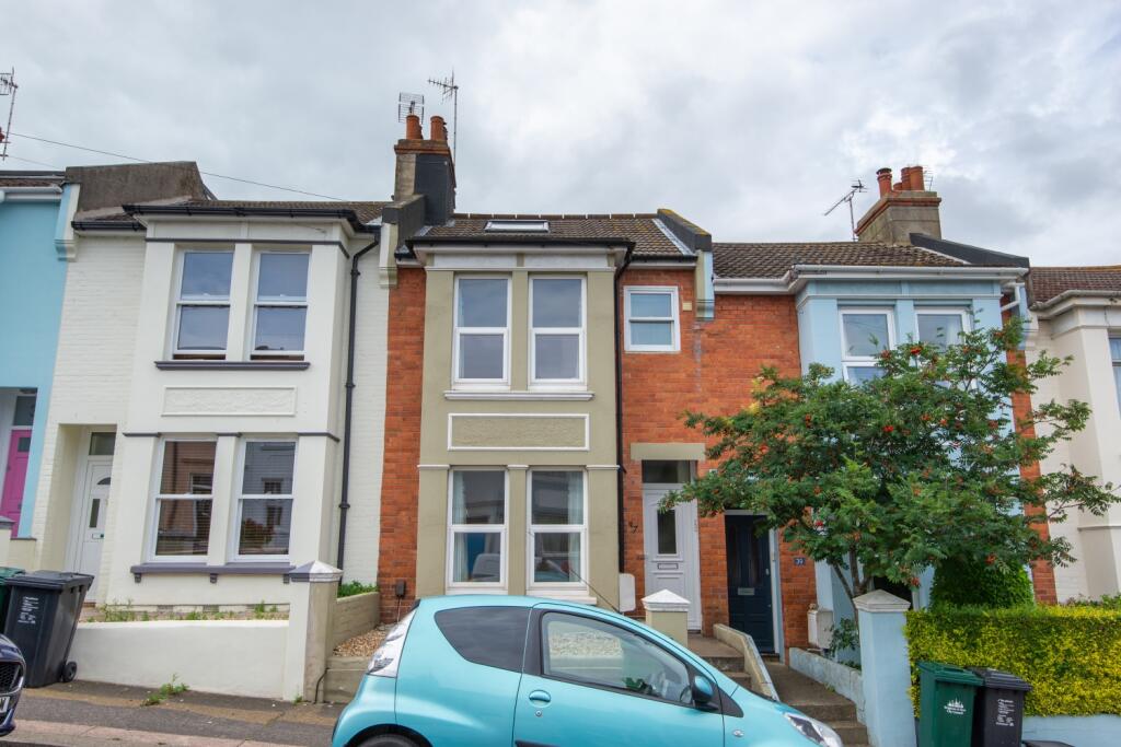 6 bed Mid Terraced House for rent in Ovingdean. From G4 Lets - Brighton