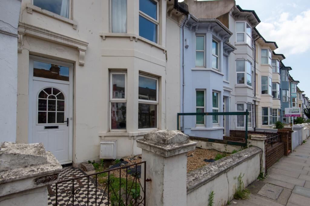 6 bed Mid Terraced House for rent in Brighton and Hove. From G4 Lets - Brighton 6 bed Mid Terraced House for rent in Brighton and Hove. From G4 Lets - Brighton
