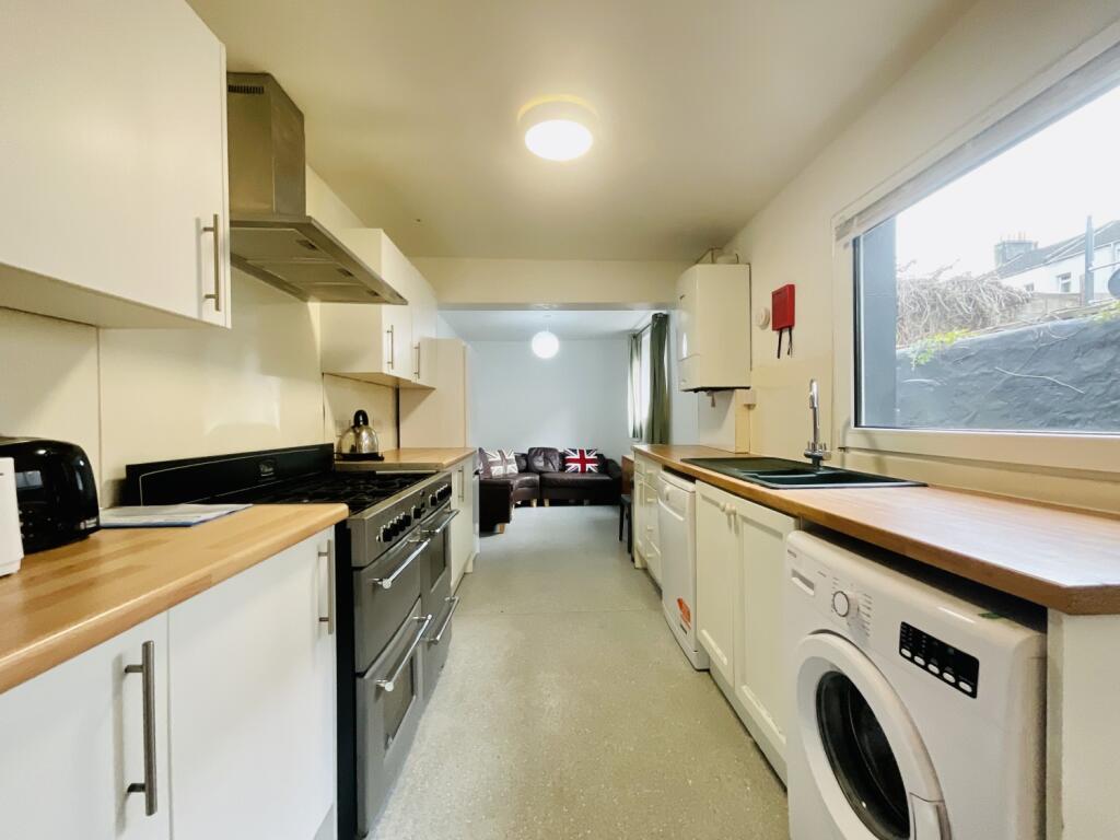 7 bed Mid Terraced House for rent in Brighton and Hove. From G4 Lets - Brighton