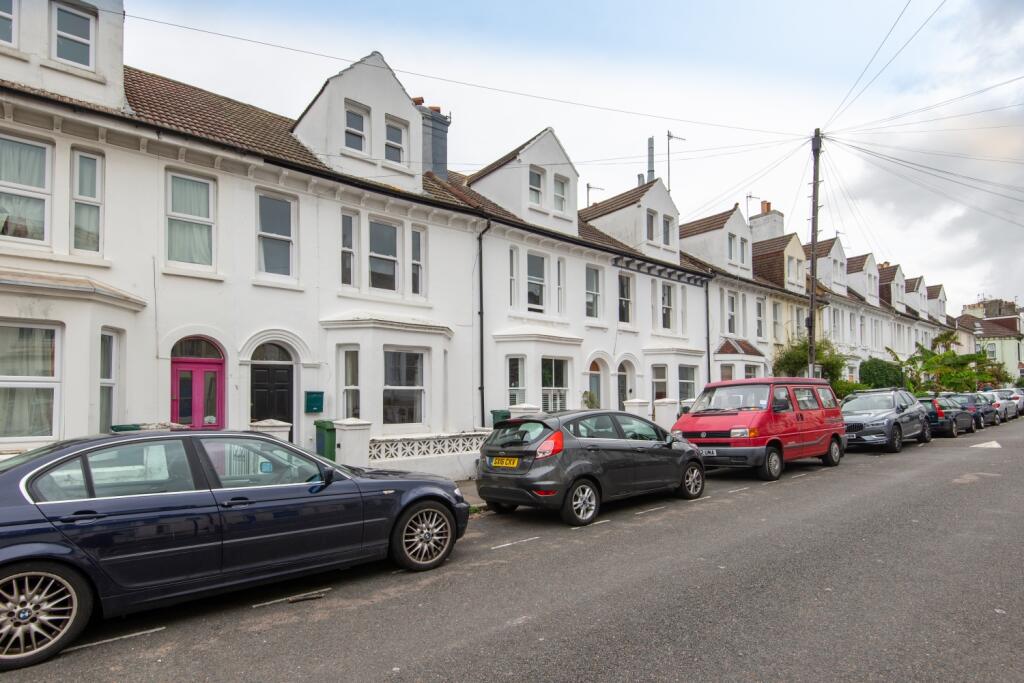 6 bed Mid Terraced House for rent in Brighton and Hove. From G4 Lets - Brighton 6 bed Mid Terraced House for rent in Brighton and Hove. From G4 Lets - Brighton