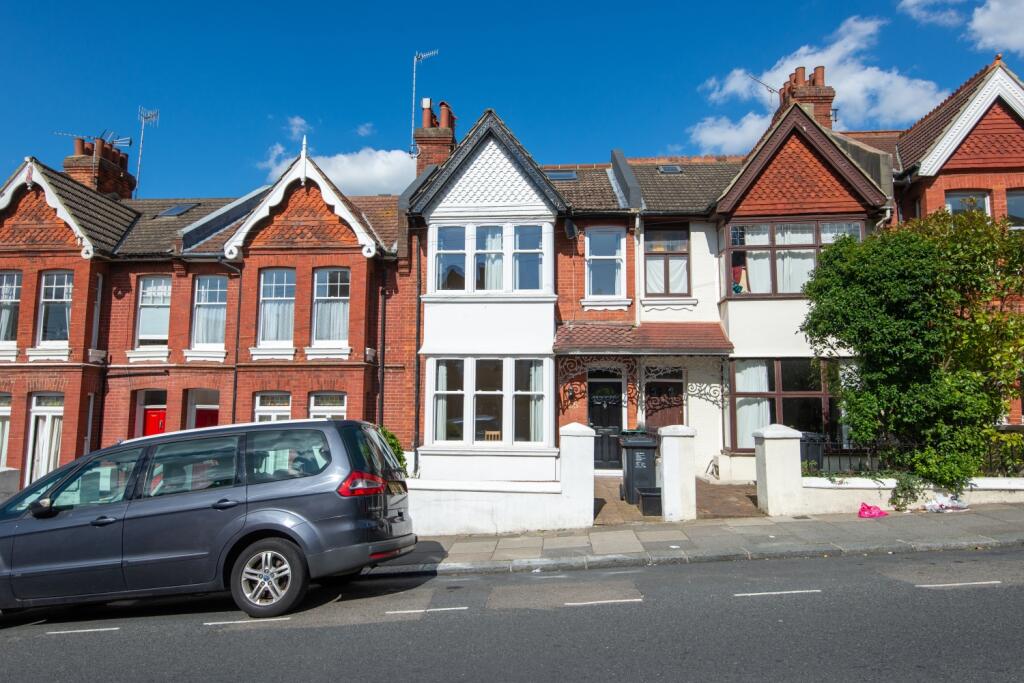 6 bed Mid Terraced House for rent in Ovingdean. From G4 Lets - Brighton 6 bed Mid Terraced House for rent in Ovingdean. From G4 Lets - Brighton