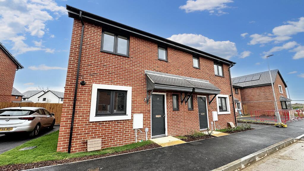 3 bed Semi Detached for rent in Gloucester. From R and G Property - Bristol (Apex) 3 bed Semi Detached for rent in Gloucester. From R and G Property - Bristol (Apex)