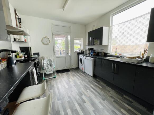 4 bed Not Specified for rent in Bristol. From R and G Property - Bristol (Apex)