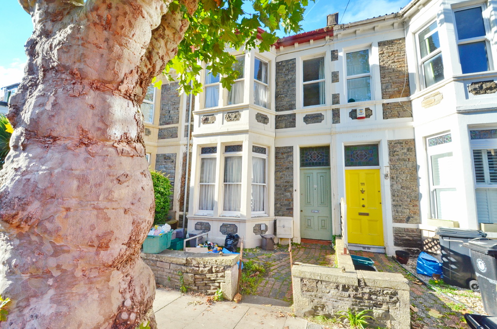 5 bed Mid Terraced House for rent in Bristol. From R and G Property - Bristol (Apex) 5 bed Mid Terraced House for rent in Bristol. From R and G Property - Bristol (Apex)