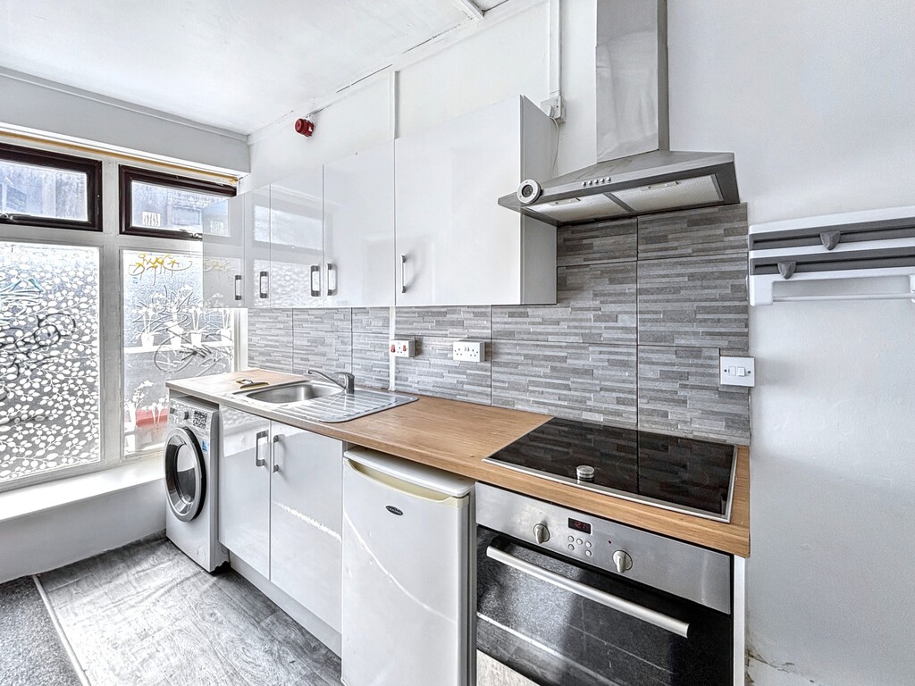 1 bed Apartment for rent in Bristol. From R and G Property - Bristol (Apex)