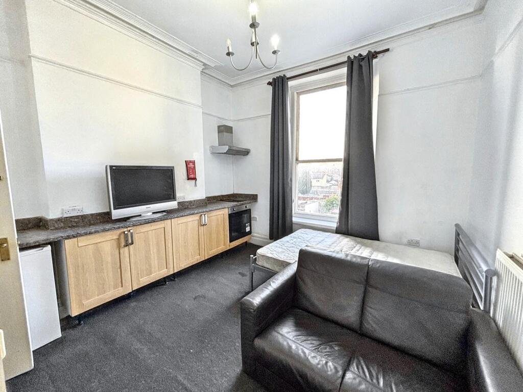1 bed Studio for rent in Bristol. From R and G Property - Bristol (Apex)