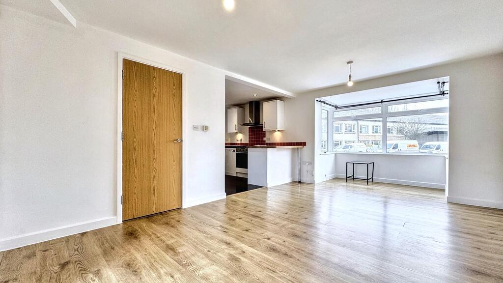 4 bed End of Terrace for rent in Bristol. From R and G Property - Bristol (Apex)