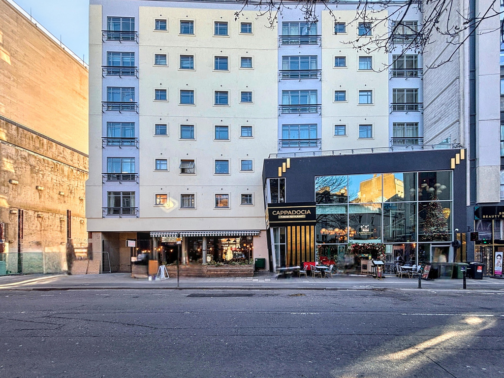 2 bed Apartment for rent in Bristol. From R and G Property - Bristol (Apex)