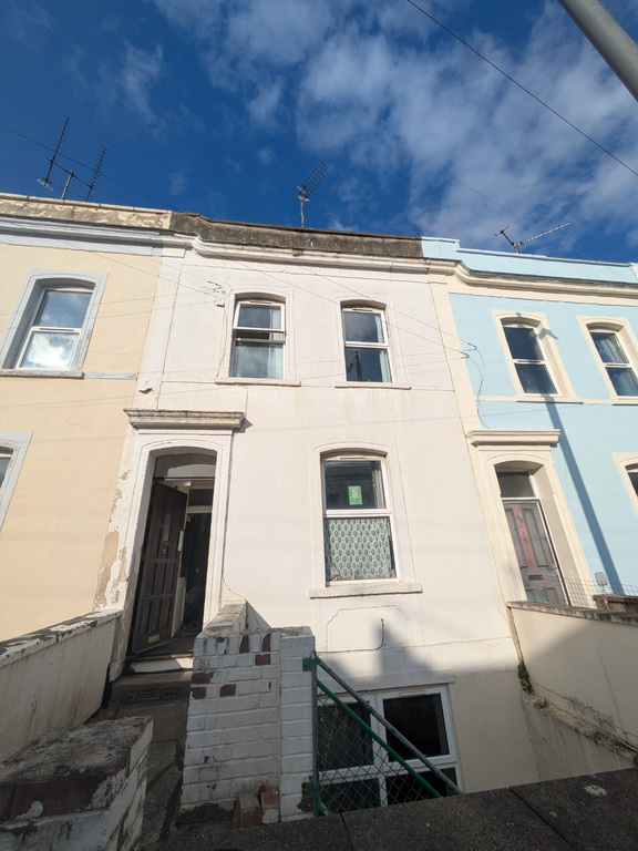 5 bed Not Specified for rent in Bristol. From R and G Property - Bristol (Apex)