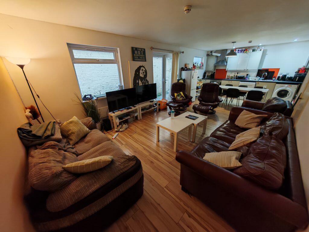 6 bed Flat Share for rent in Bristol. From R and G Property - Bristol (Apex)