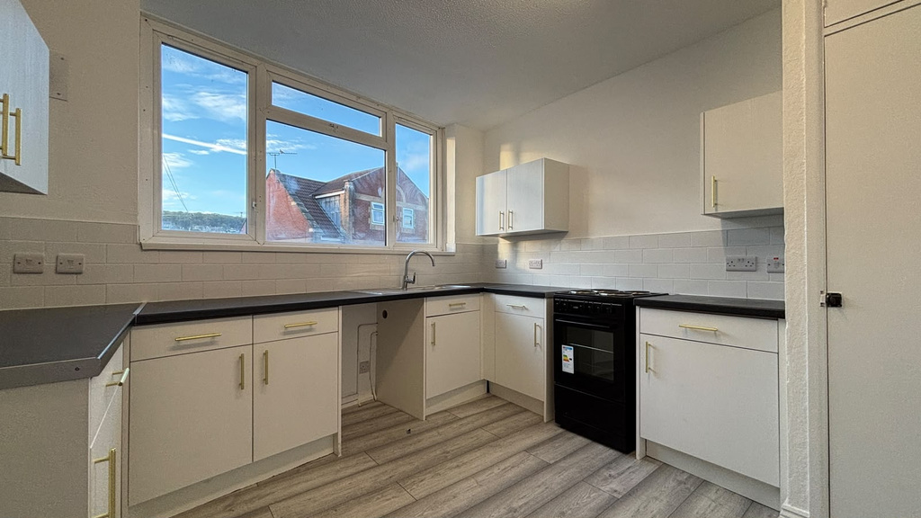2 bed 1st Floor Flat for rent in Weston-Super-Mare. From R and G Property - Bristol (Apex)