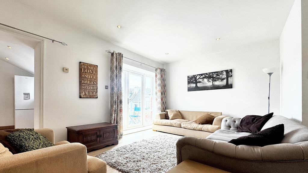 2 bed Apartment for rent in Bristol. From R and G Property - Bristol (Apex)
