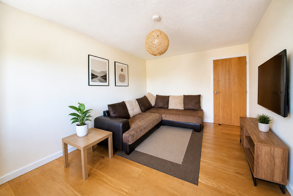 1 bed 1st Floor Flat for rent in Hounslow. From R and G Property - Bristol (Apex)