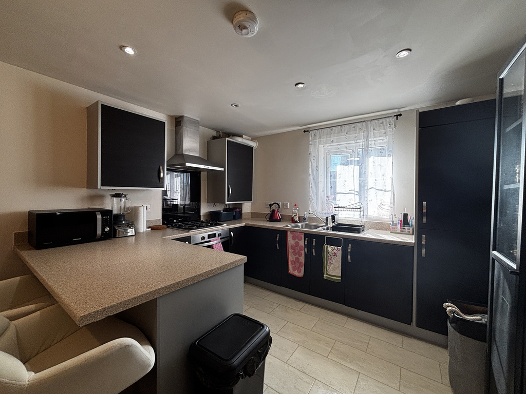 2 bed 1st Floor Flat for rent in Bristol. From R and G Property - Bristol (Apex)