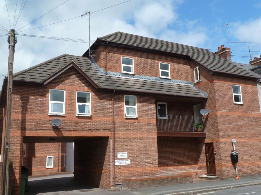 2 bed 1st Floor Flat for rent in Shillingford Abbot. From Capron Gould - Exeter