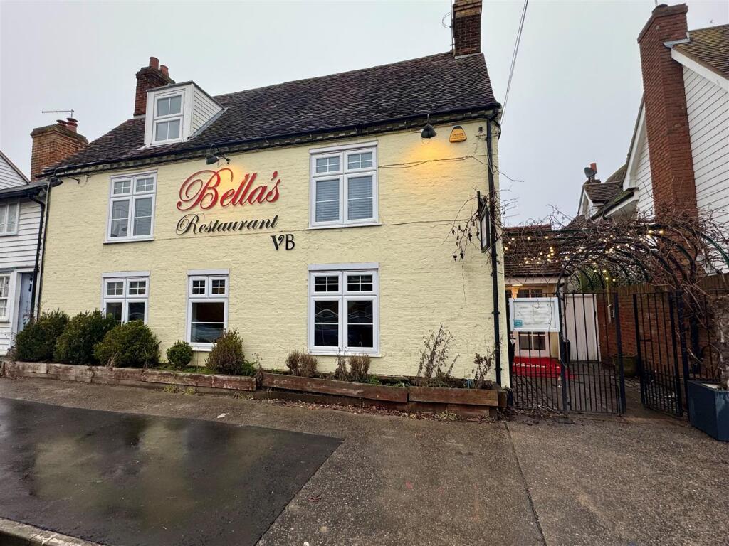 4 bed Detached for rent in Burnham-on-Crouch. From Church & Hawes - Burnham on Crouch