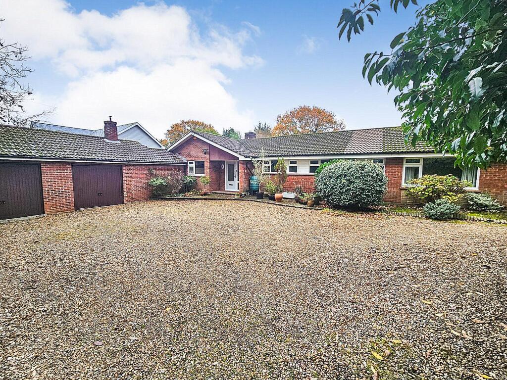 5 bed Detached bungalow for rent in Cock Clarks. From Church & Hawes - Danbury