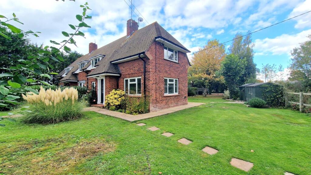 2 bed Cottage for rent in Woodham Mortimer. From Church & Hawes - Danbury