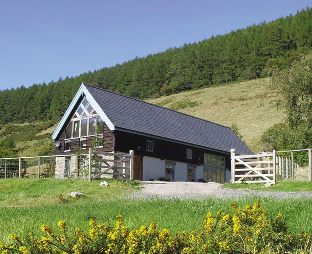 5 bed Detached for rent in New Radnor. From Cobb Amos - Hereford 5 bed Detached for rent in New Radnor. From Cobb Amos - Hereford