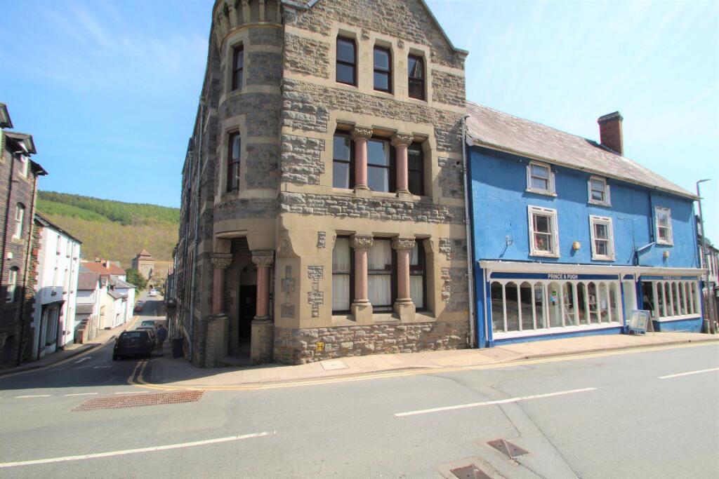 2 bed 1st Floor Flat for rent in Knighton. From Cobb Amos - Hereford