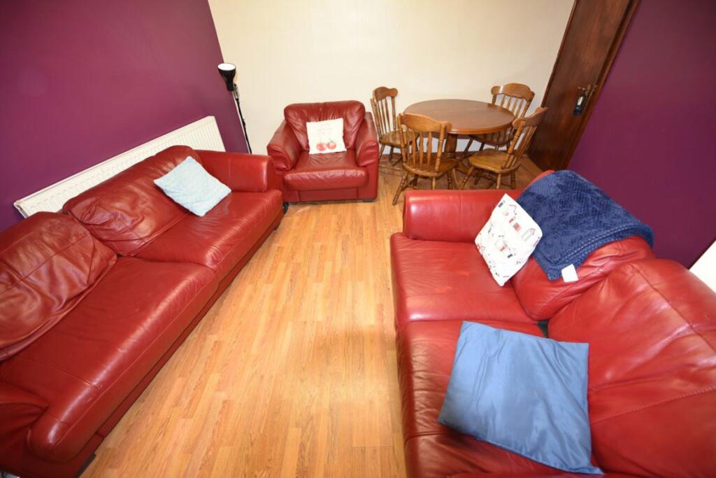 6 bed Detached for rent in Leeds. From DEU Estates - Leeds