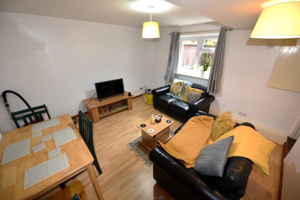 3 bed 1st Floor Flat for rent in Leeds. From DEU Estates - Leeds
