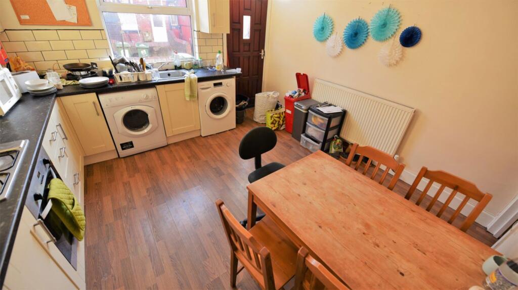 3 bed Detached for rent in Leeds. From DEU Estates - Leeds