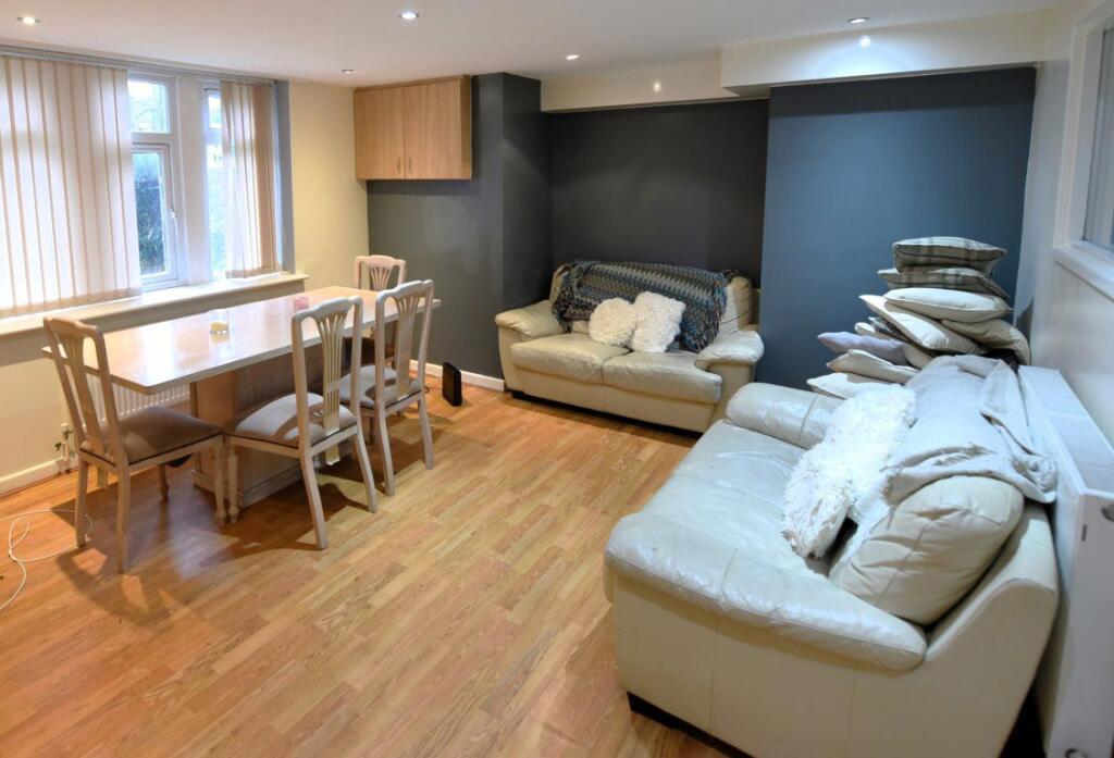 4 bed 1st Floor Flat for rent in Leeds. From DEU Estates - Leeds