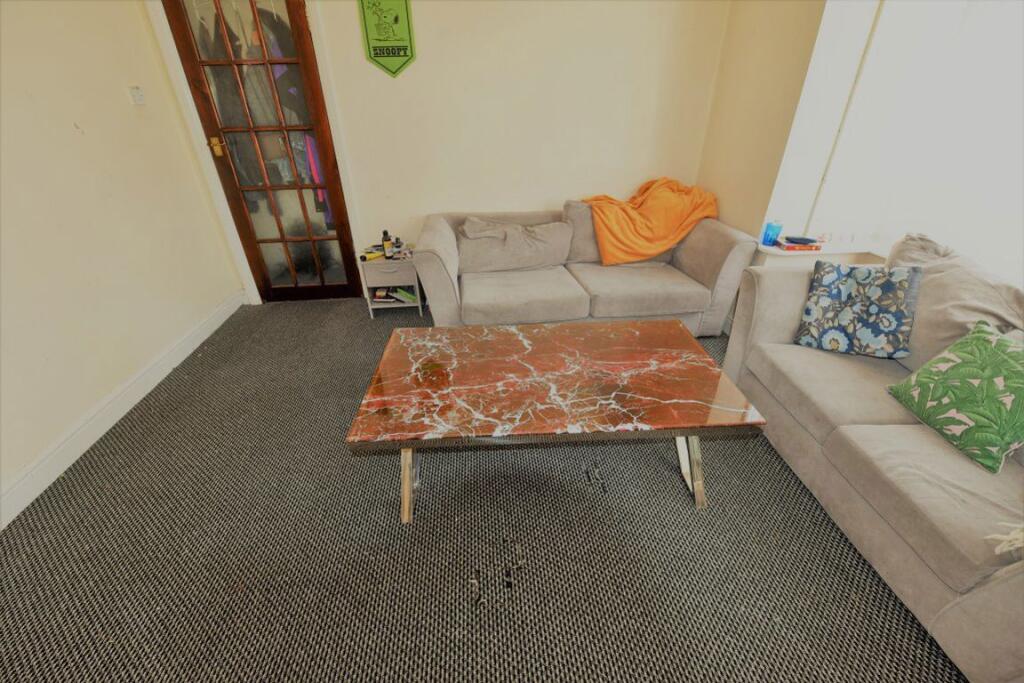 3 bed Detached for rent in Leeds. From DEU Estates - Leeds