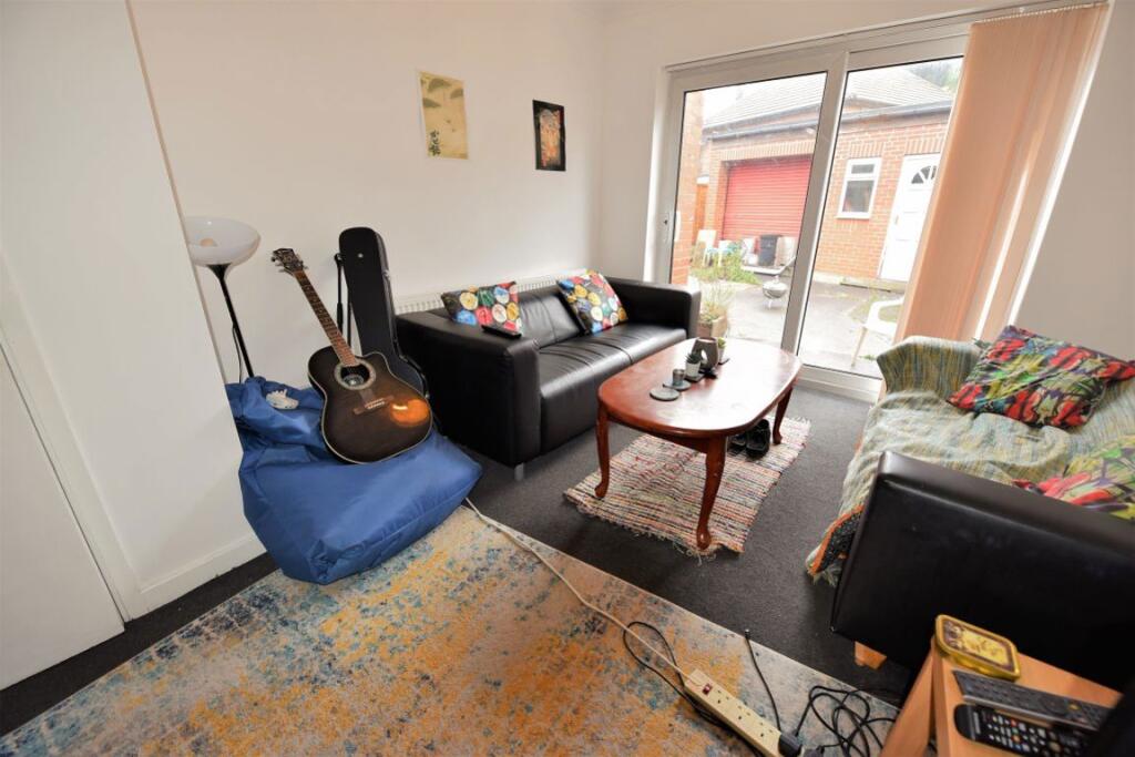 3 bed Detached for rent in Leeds. From DEU Estates - Leeds 3 bed Detached for rent in Leeds. From DEU Estates - Leeds