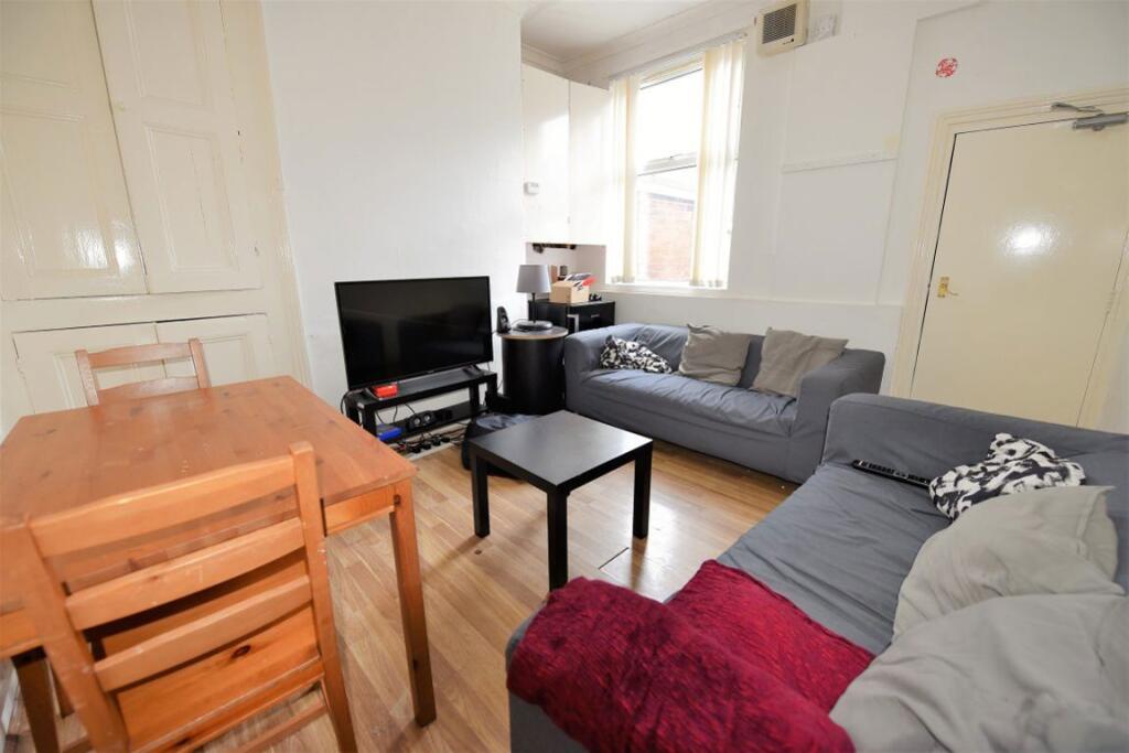 3 bed Detached for rent in Leeds. From DEU Estates - Leeds