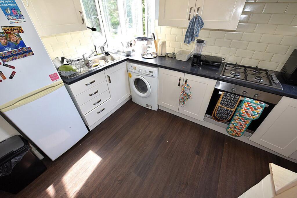 3 bed 1st Floor Flat for rent in Leeds. From DEU Estates - Leeds