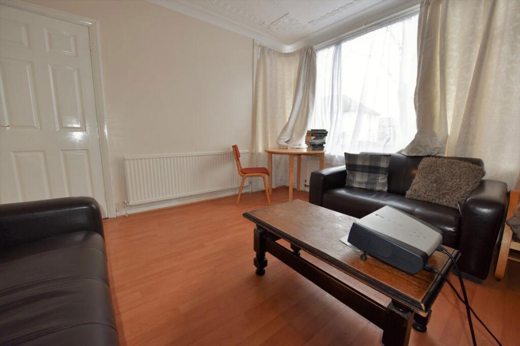 3 bed Detached for rent in Leeds. From DEU Estates - Leeds