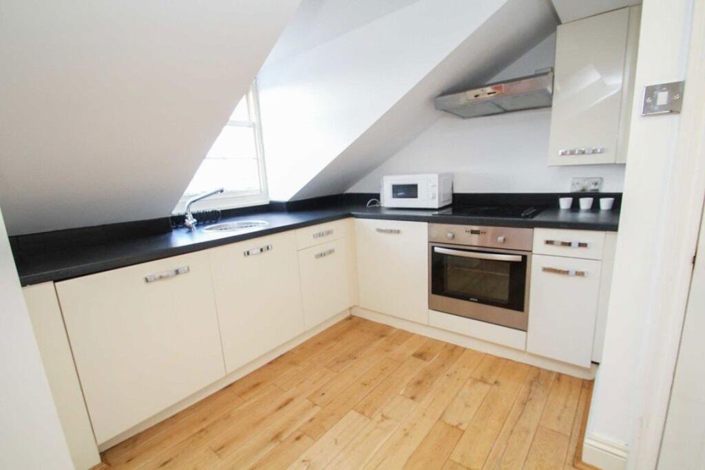 2 bed 1st Floor Flat for rent in Leeds. From DEU Estates - Leeds