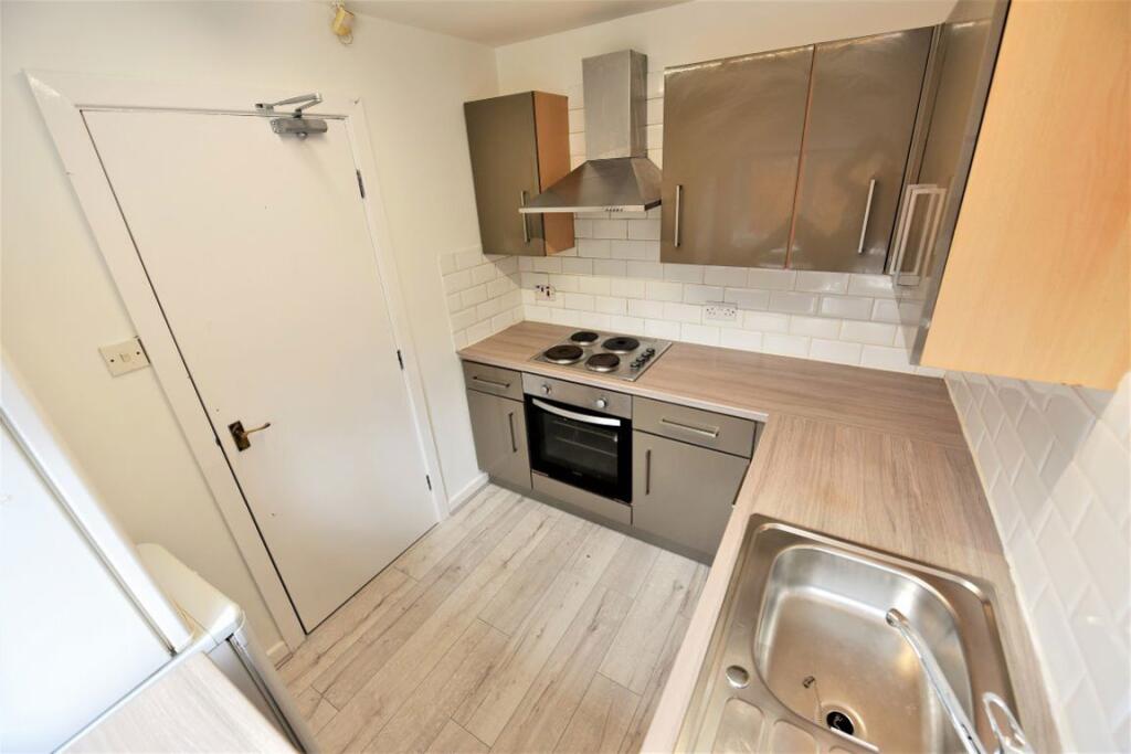 4 bed Detached for rent in Leeds. From DEU Estates - Leeds