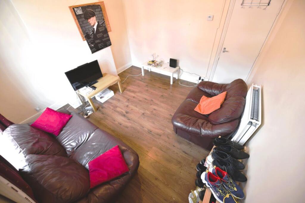 3 bed Detached for rent in Leeds. From DEU Estates - Leeds