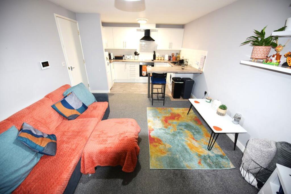 2 bed 1st Floor Flat for rent in Horsforth. From DEU Estates - Leeds
