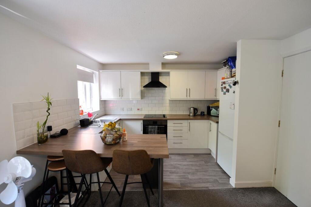 2 bed 1st Floor Flat for rent in Horsforth. From DEU Estates - Leeds 2 bed 1st Floor Flat for rent in Horsforth. From DEU Estates - Leeds