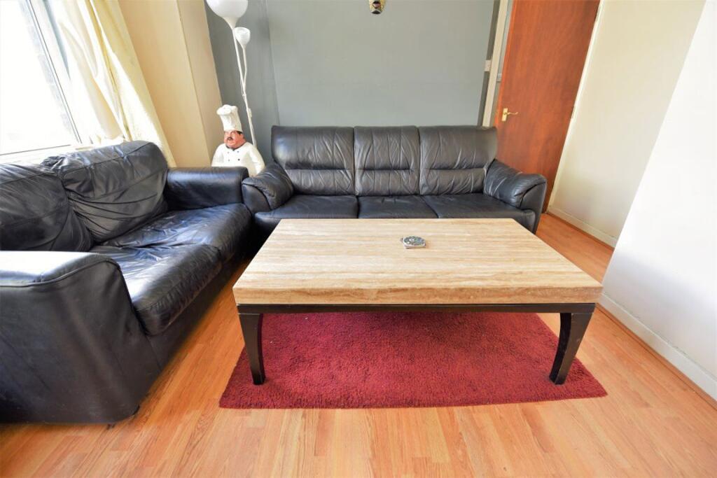 3 bed 1st Floor Flat for rent in Leeds. From DEU Estates - Leeds 3 bed 1st Floor Flat for rent in Leeds. From DEU Estates - Leeds
