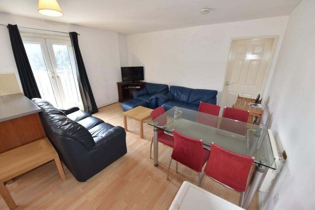 3 bed 1st Floor Flat for rent in Leeds. From DEU Estates - Leeds 3 bed 1st Floor Flat for rent in Leeds. From DEU Estates - Leeds