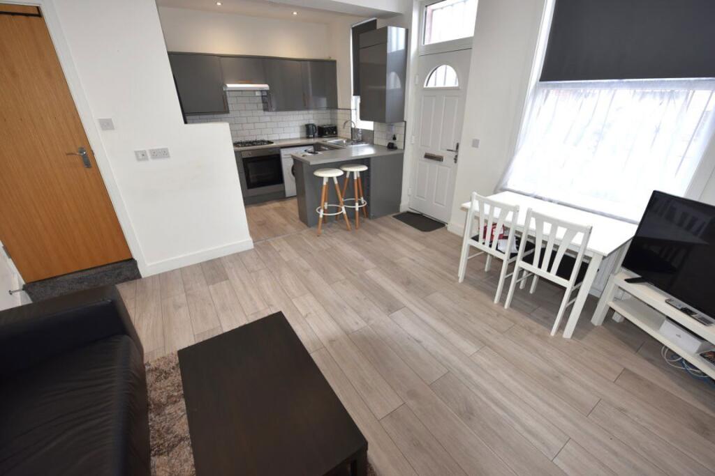 3 bed Detached for rent in Leeds. From DEU Estates - Leeds