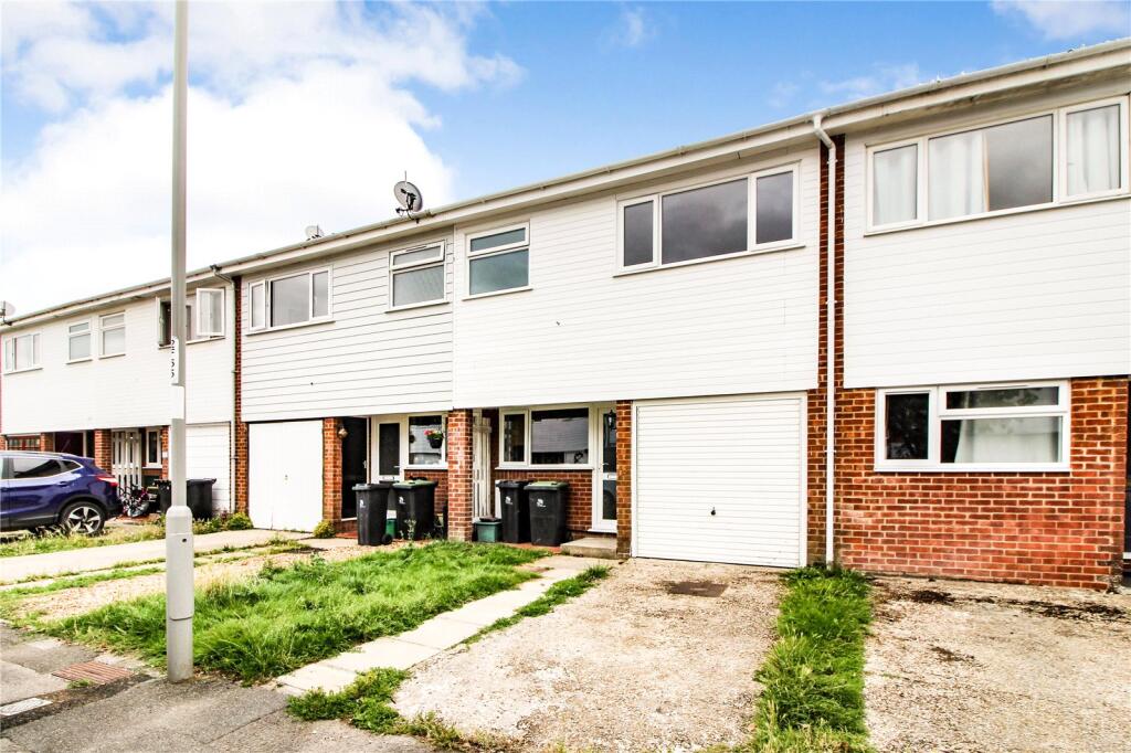 3 bed Mid Terraced House for rent in Blandford Forum. From Dorset Property - Blandford 3 bed Mid Terraced House for rent in Blandford Forum. From Dorset Property - Blandford