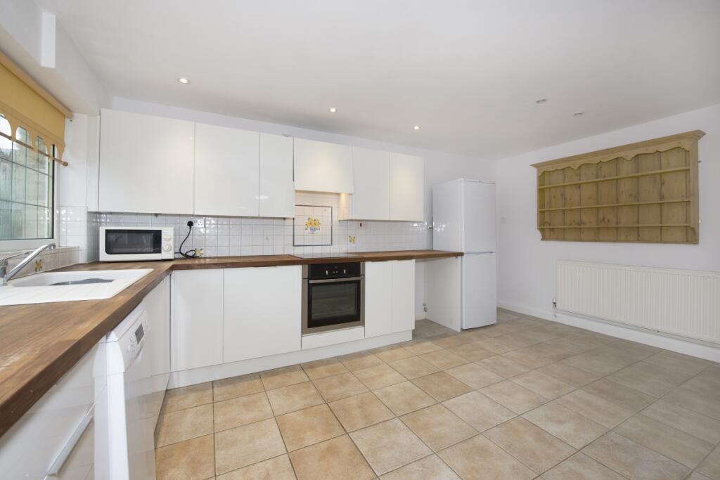 1 bed Detached for rent in Burford. From Finders Keepers - Witney